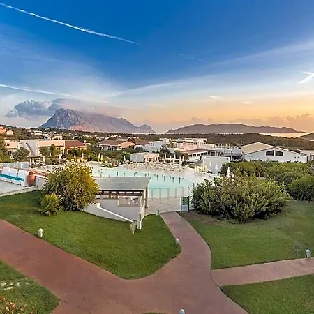 Grande Baia 4* San Teodoro (Sardinia)